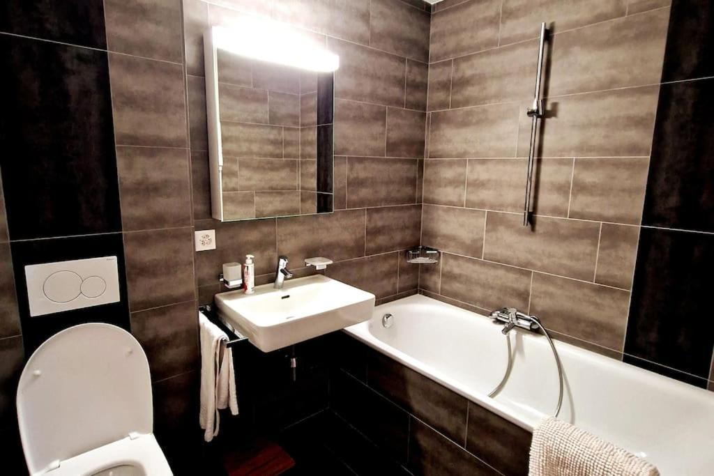 Superbe Appartement Champex-Lac Avec Piscine Et Sauna Екстериор снимка