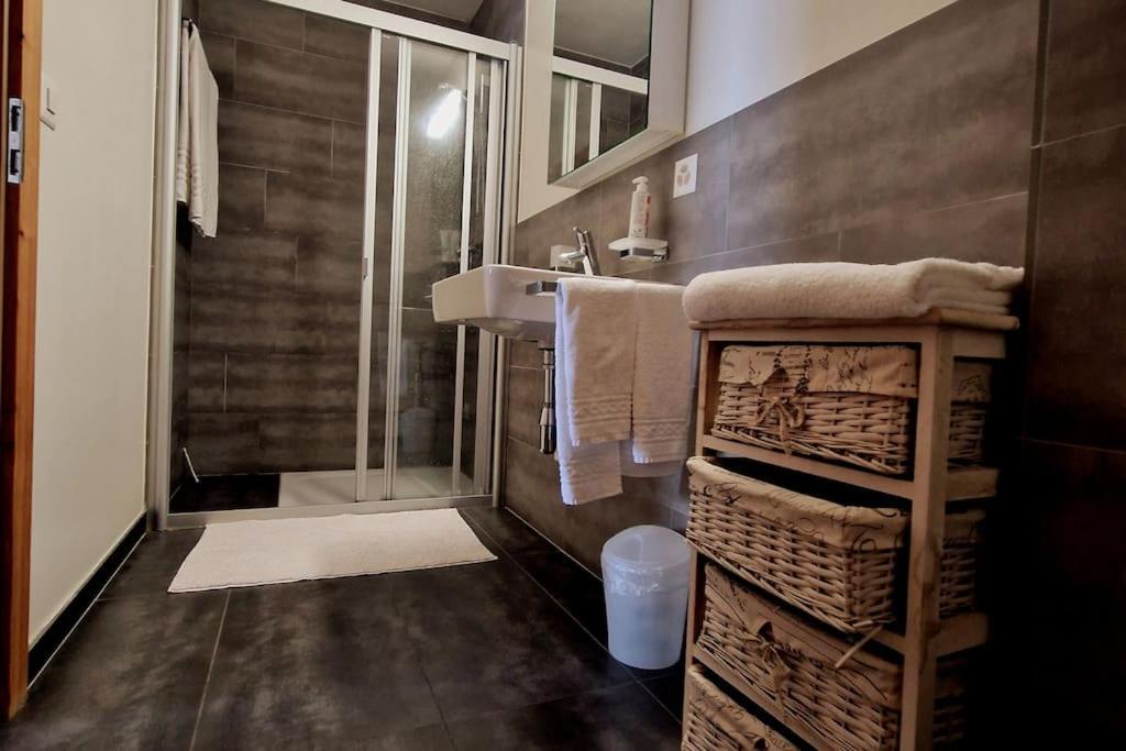 Superbe Appartement Champex-Lac Avec Piscine Et Sauna Екстериор снимка